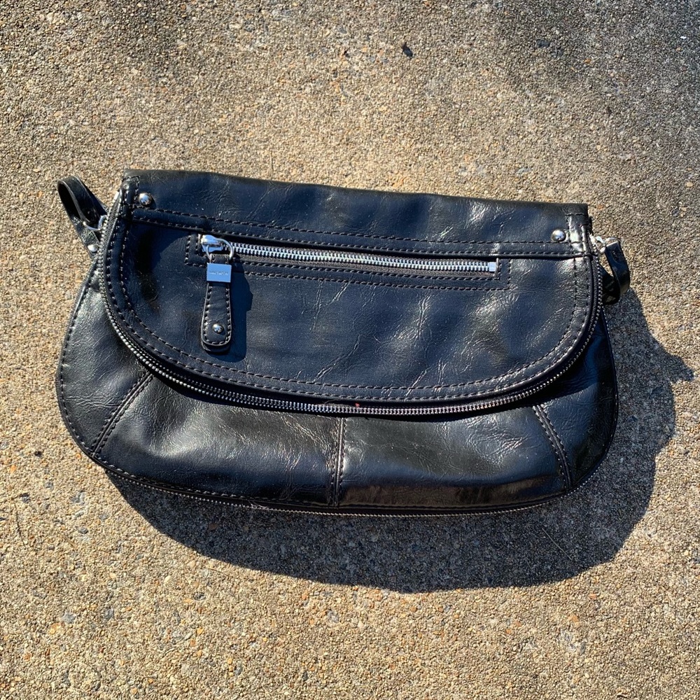 EUC Black Nine West Fold over, expanding clutch